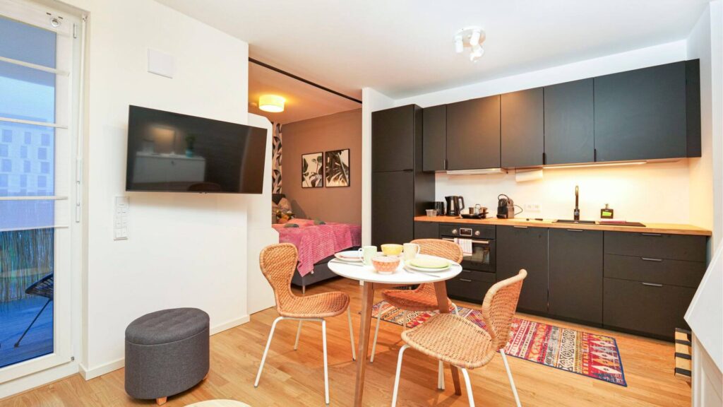 Ferienwohnungen in Berlin mieten mit Blue Chili Apartments. Ferienwohnung 33 Ansicht.